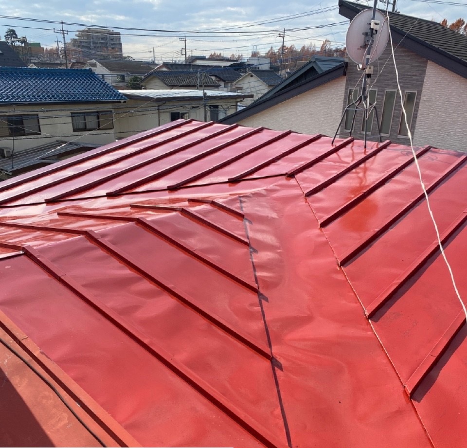 屋根塗装工事（下塗り）